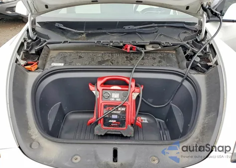 2022 Tesla Model Y z USA, uszkodzony, nr VIN 7SAYGDEE5NF372231